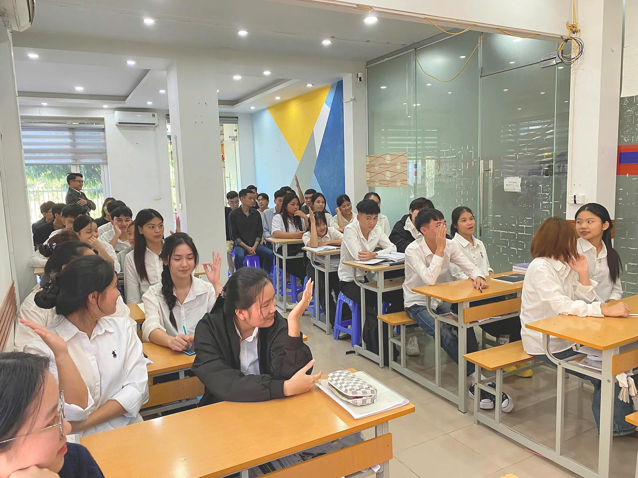 Ảnh hoạt động lớp học thực tế An Châu do công ty cung cấp